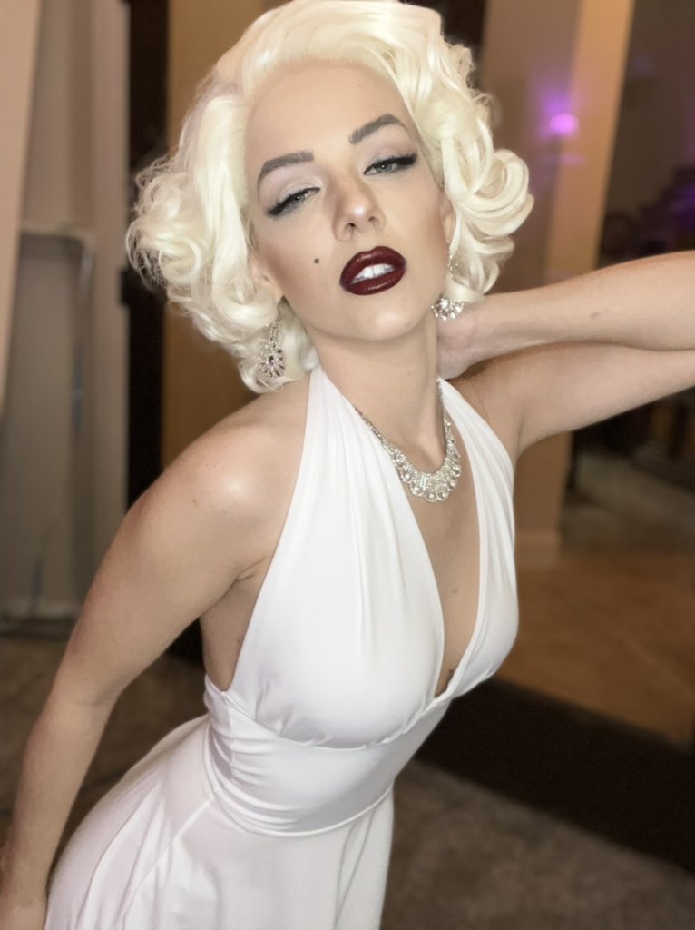 TheJayleeShow's tweet photo. Marilyn Monroe hosting marble fest 2pm slot ! (12 pm MST) so in a half hour! #marblesonstream #marblefest #onstream #marilynmonroe #streameaiders https://t.co/pHfR67iRO0