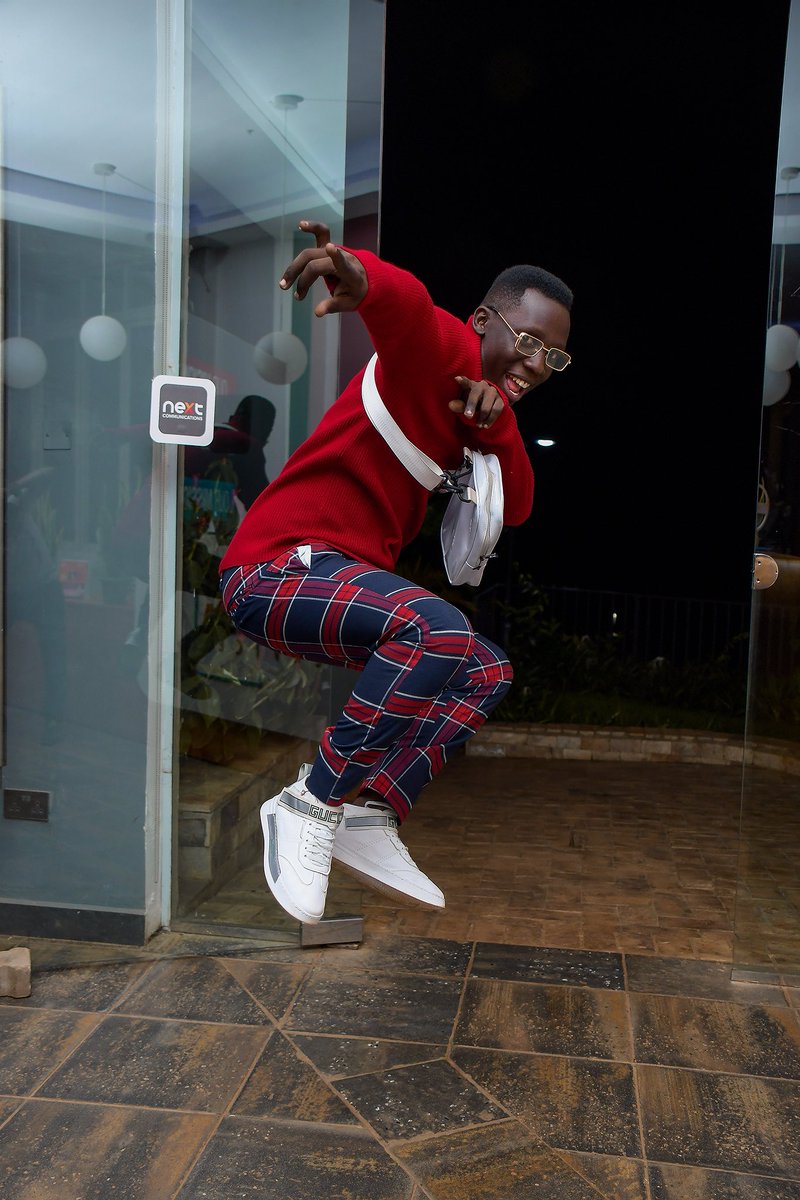 DouglasLwangaUg's tweet photo. When you hear theres no lockdown, he just came to warn us🤸🏾🤣 https://t.co/FpzfybScOP