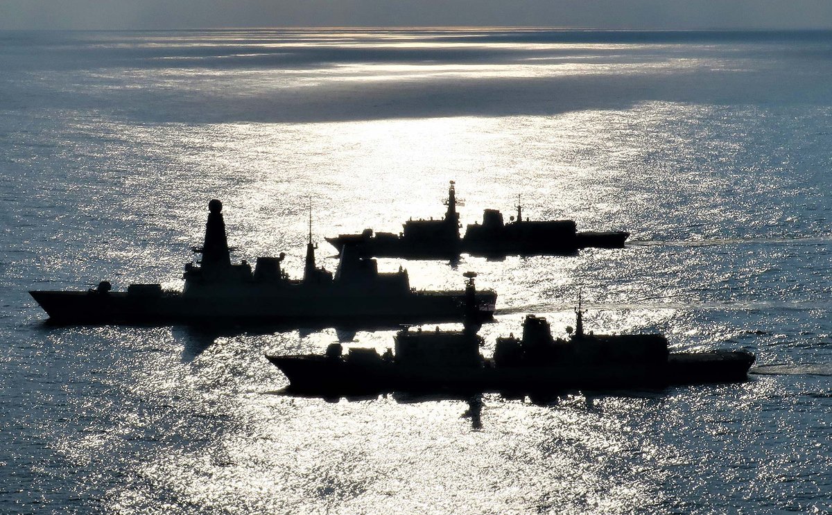 NavyLookout's tweet image. RN trials Artificial Intelligence software during air defence missile tests #FormidableShield2021

@HMSDragon @HMSLANCASTER  @hms_argyll 

royalnavy.mod.uk/news-and-lates…