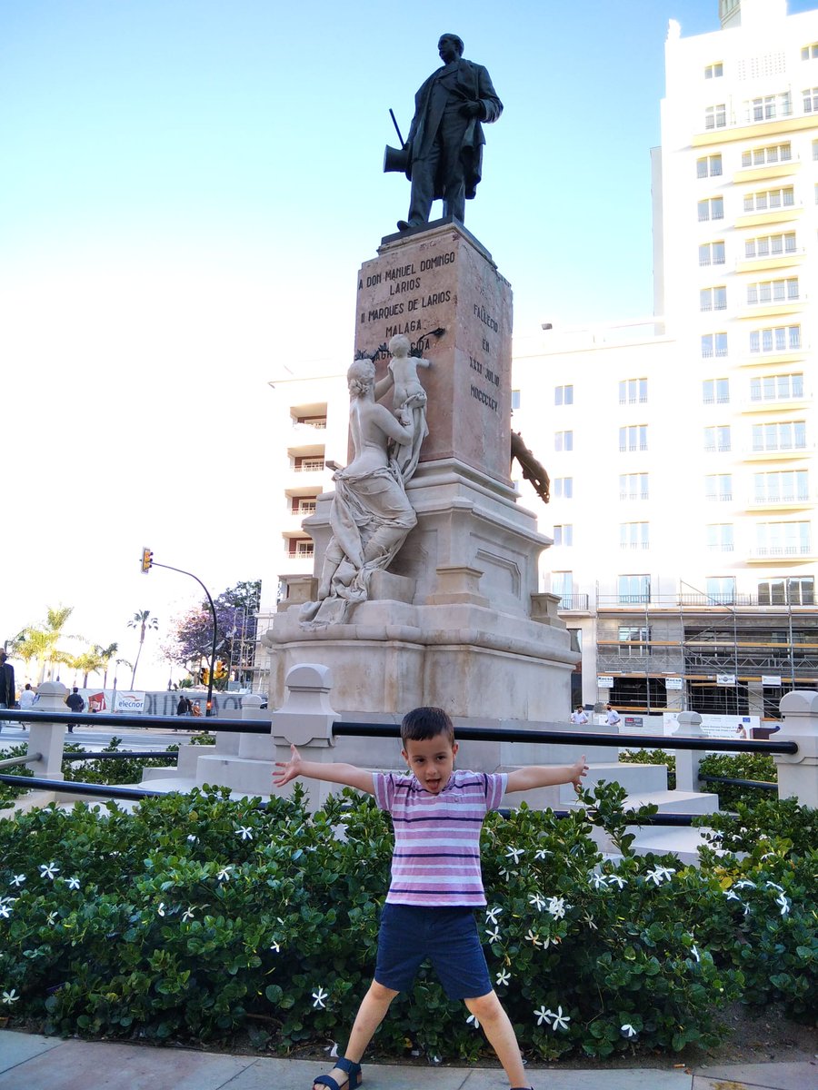 marcisnes's tweet photo. @ArdiraCeip #ardirareto7 #reto7 #retomalaga #catedralmalaga  #marquesdelarios @ @malaga @turismomalagaes ¡Málaga cuánto te quiero! 💚💜 https://t.co/nIJJiHJJcd