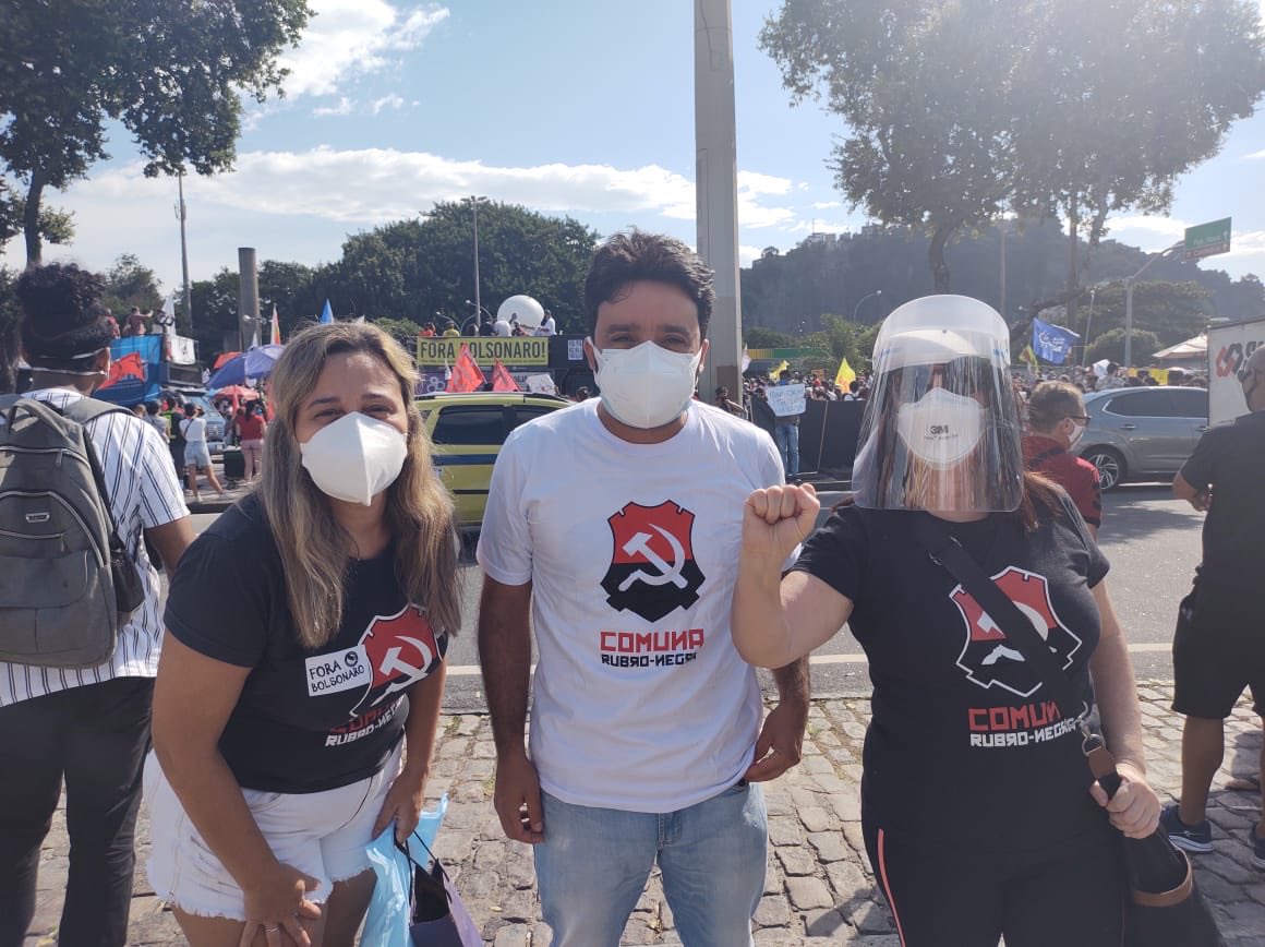 ComunaRNOficial's tweet photo. Imagens do ato de hoje e da distribuição de máscaras PFF2 para quem precisasse 👊🏽

#ForaGenocida 
#PFF2paraTodos 
#29MPovoNasRuas https://t.co/HOS00erWP6