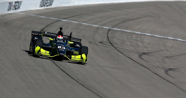 MSUCollegeofEd's tweet image. Read how a box, an IndyCar driver and innovative research from #MSUkin's Dr. David Ferguson (@TheSportPhysio1) are fueling athletic excellence, and driving change for diabetes and sports: spr.ly/6015yGt3X #Indy500