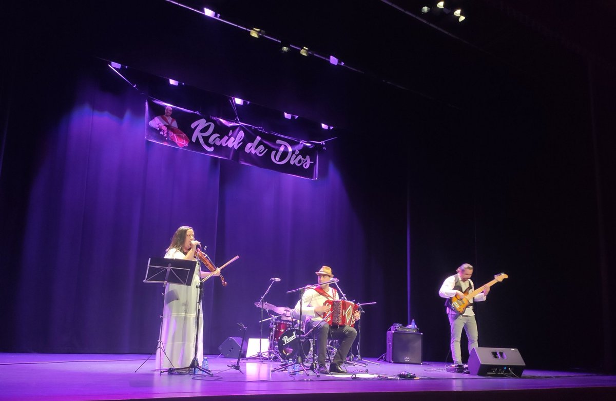 rosarubiomartin's tweet photo. Por una cultura segura con #Rauldedios @jcyl @culturacyl @MiryanTobal @AntonioCabezasC
#CulturaSegura https://t.co/EIqCD8Vhuo