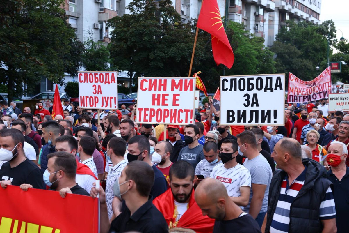 Зоќе <a href="/Zoran_Zaev/">Зоран Заев</a> дојде македонскиот народ !!! ПАТРИОТИТЕ НЕ СЕ ТЕРОРИСТИ!