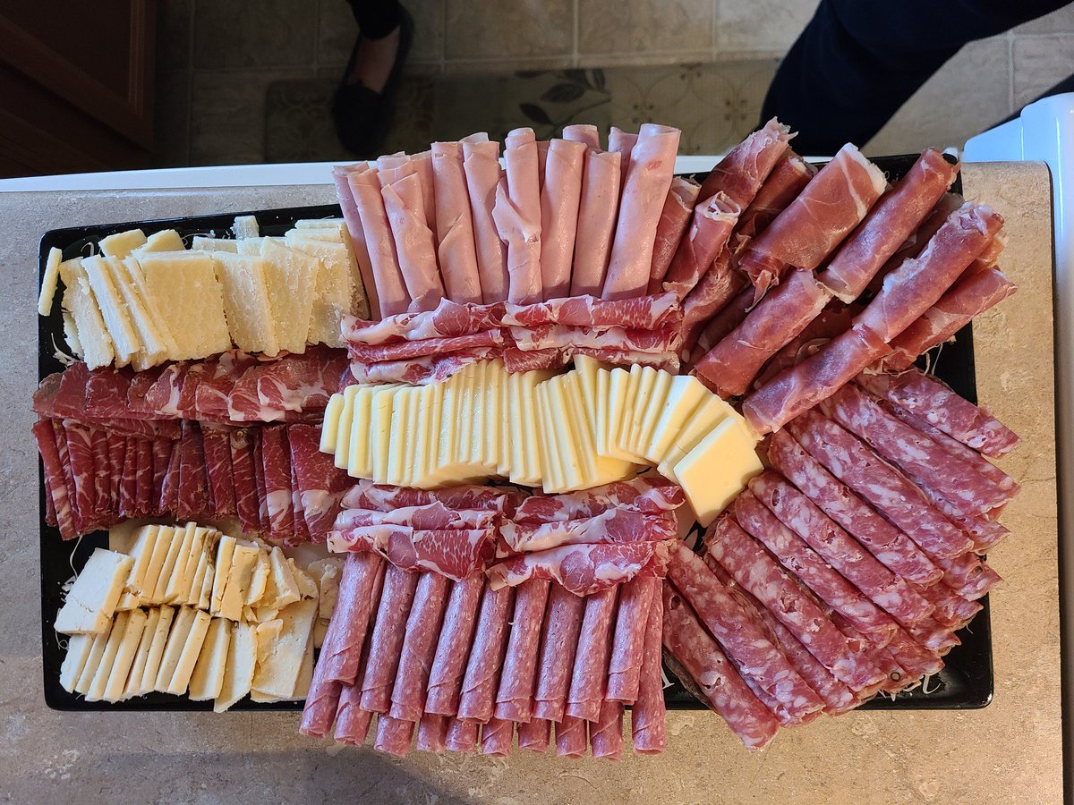 Having guests later for the Islanders game.
My 1st ever self made antipasto.
This was always my Dad's gig
I rolled the meats,she did the cheeses & bread.
#Italianlife