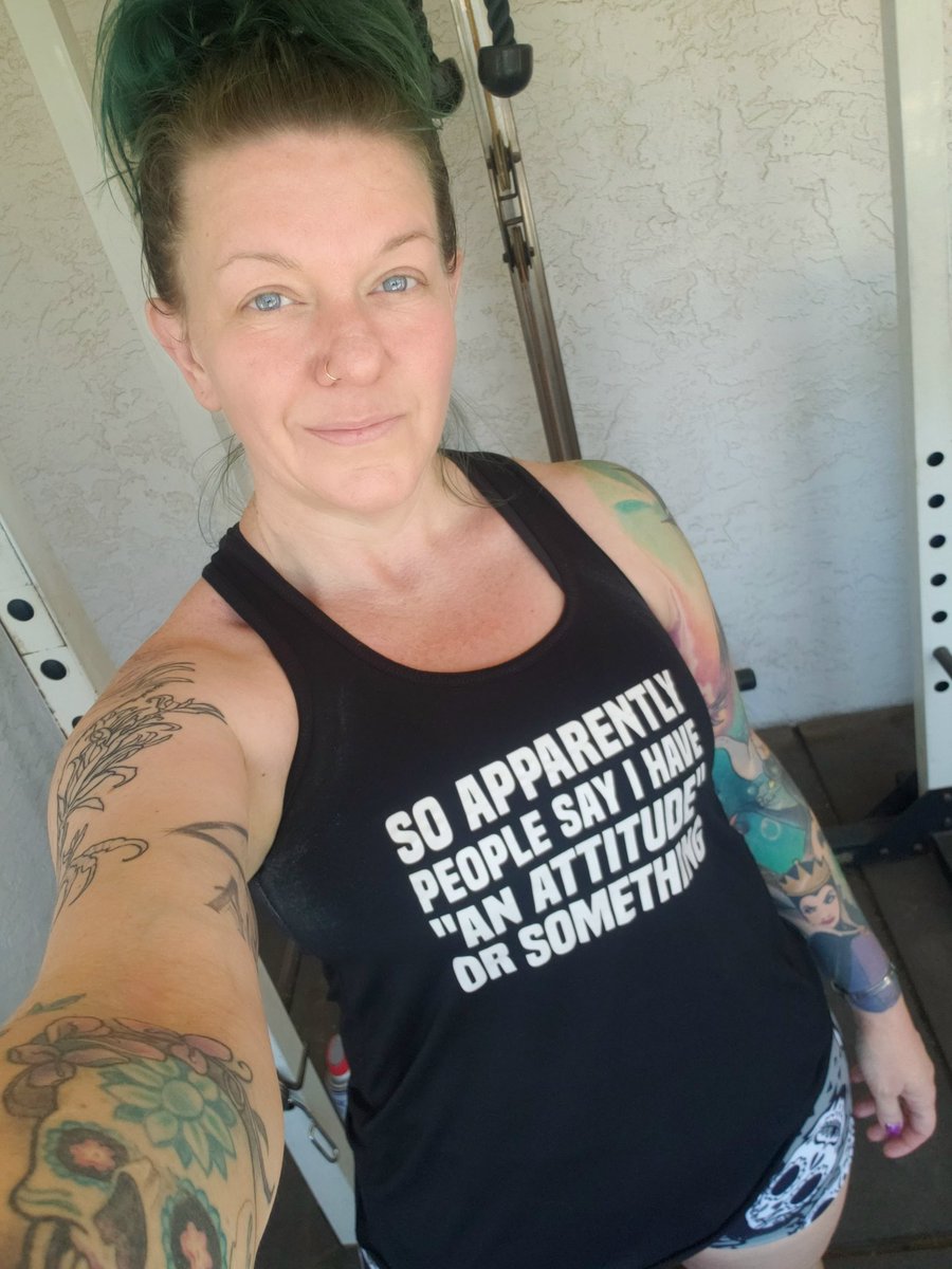 HereForLaughs_'s tweet image. Actually, some people call me a &apos;green haired Marxist&apos; 😂😂 regardless, #workout done
#KeepFuckingGoing