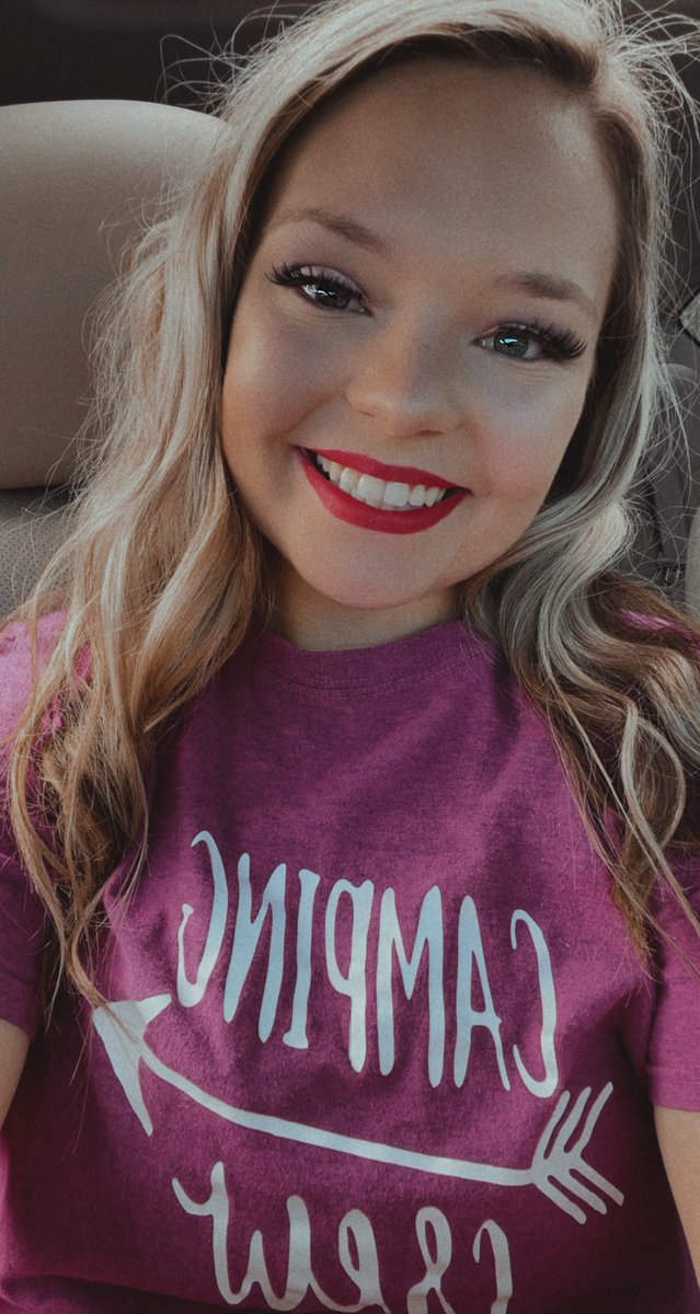 Okay I think red lipstick is my new love 🤍