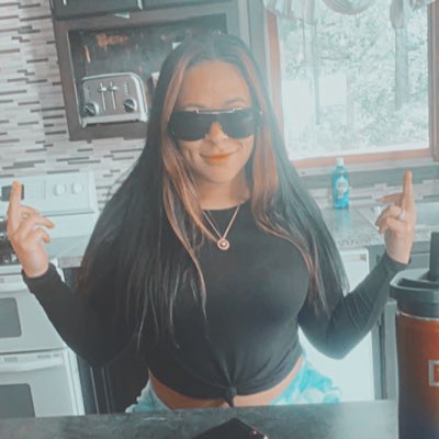 allazaylambert_'s tweet photo. #NewProfilePic https://t.co/bLyQRDAJeE