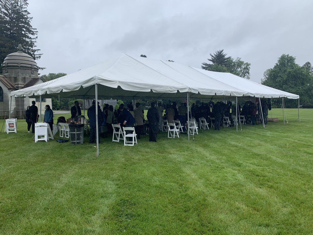 gtaveras's tweet photo. At Woodlawn Cemetery for a Memorial Day Event. Thank you #DVS https://t.co/ltLgDfMDTd