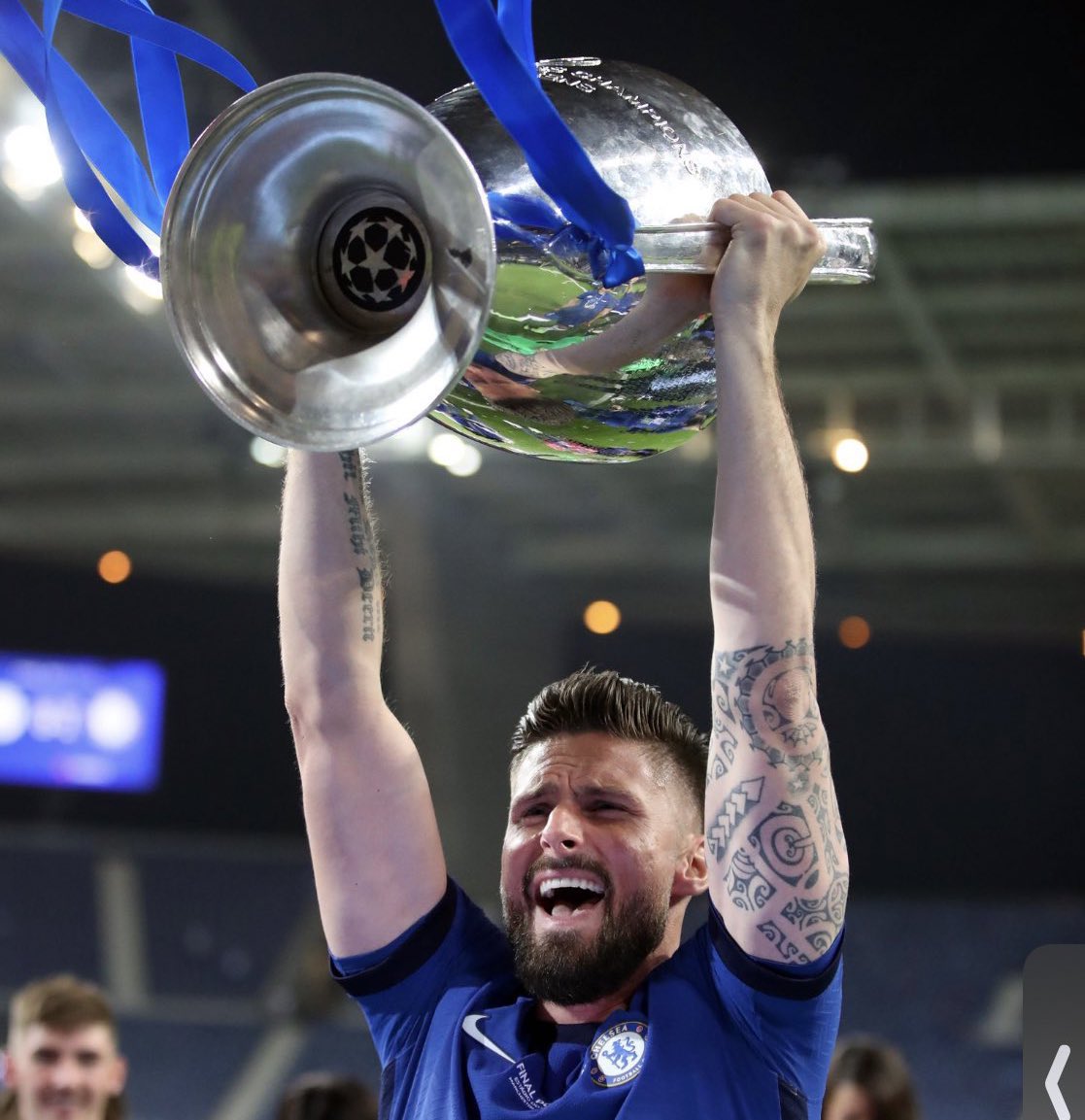 Giroud Champions League Trophy : Opposites Clash As Real S Karim