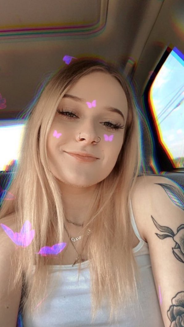 xolyssarae's tweet photo. I’m selling content babes, video chats, sessions &amp; more. I live verify💋Add me on snapchat @/xolyssarae #buyingcontent #sellingcontent💦don’t miss out 😘 https://t.co/LIEFWOfWEw