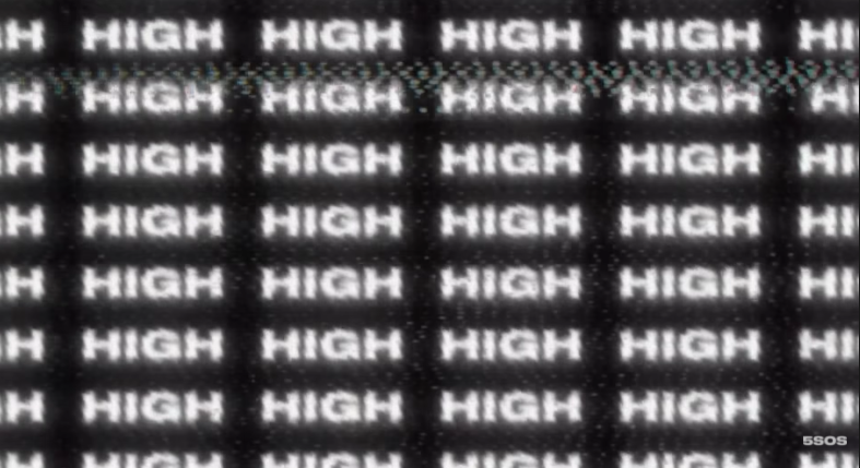 5SOSColombia's tweet image. El álbum siempre termina con una canción que te da un abrazo al corazón 

"High" 

¿Esta es su fav del álbum? 

Manden screenshoot de que ya la están escuchando ❤ #CALMTo1Billion #StreamCALM