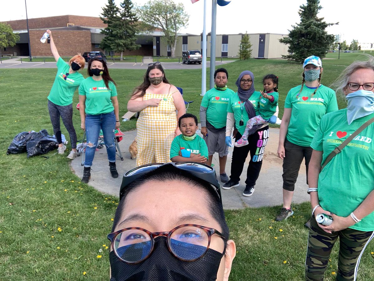 GlynnisYeg's tweet photo. What an amazing day out cleaning parks in #Sweetgrass & #BlueQuill with great people! Thank you to my team & friends. Thanks to @CUPE_30 outdoor workers for saying hi & kudos to @bashaDonairSouth where we found delicious post-work food. #yegcc https://t.co/i7ITHLffha