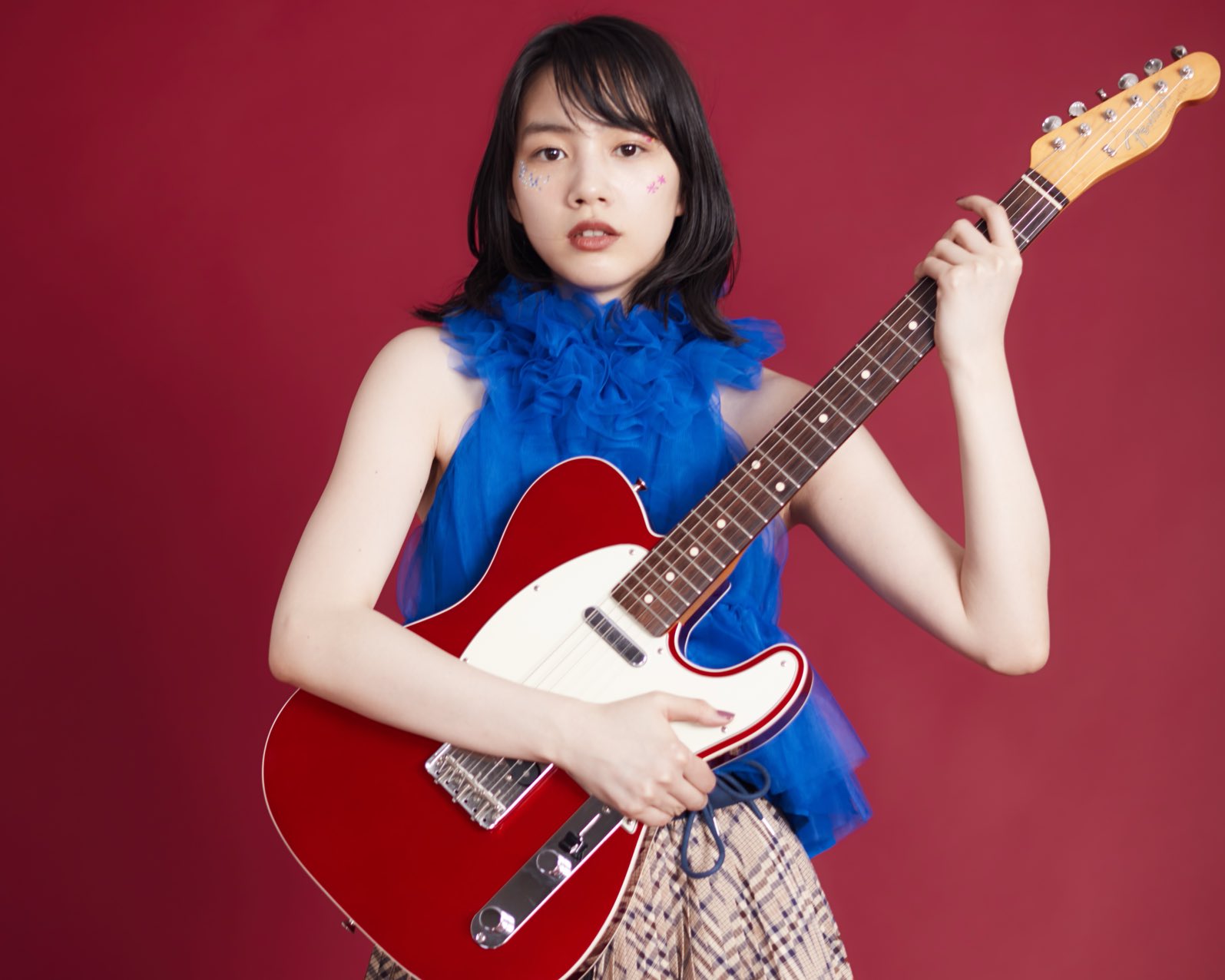 K K なんか知らないけど トレンドにのんちゃんが のんちゃんとギター のん 能年玲奈 T Co Mef7bduw4j Twitter
