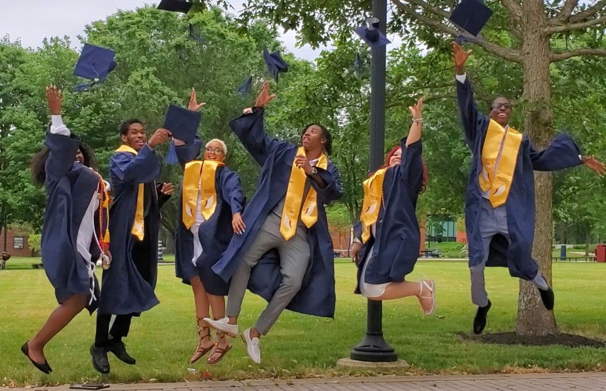 QB_JordanAdams's tweet photo. @FDHSEagles @FDHSPTECH #Classof2021 Proud to be an Alumnus of FDHS and PGCC! https://t.co/aCr0xp5m30