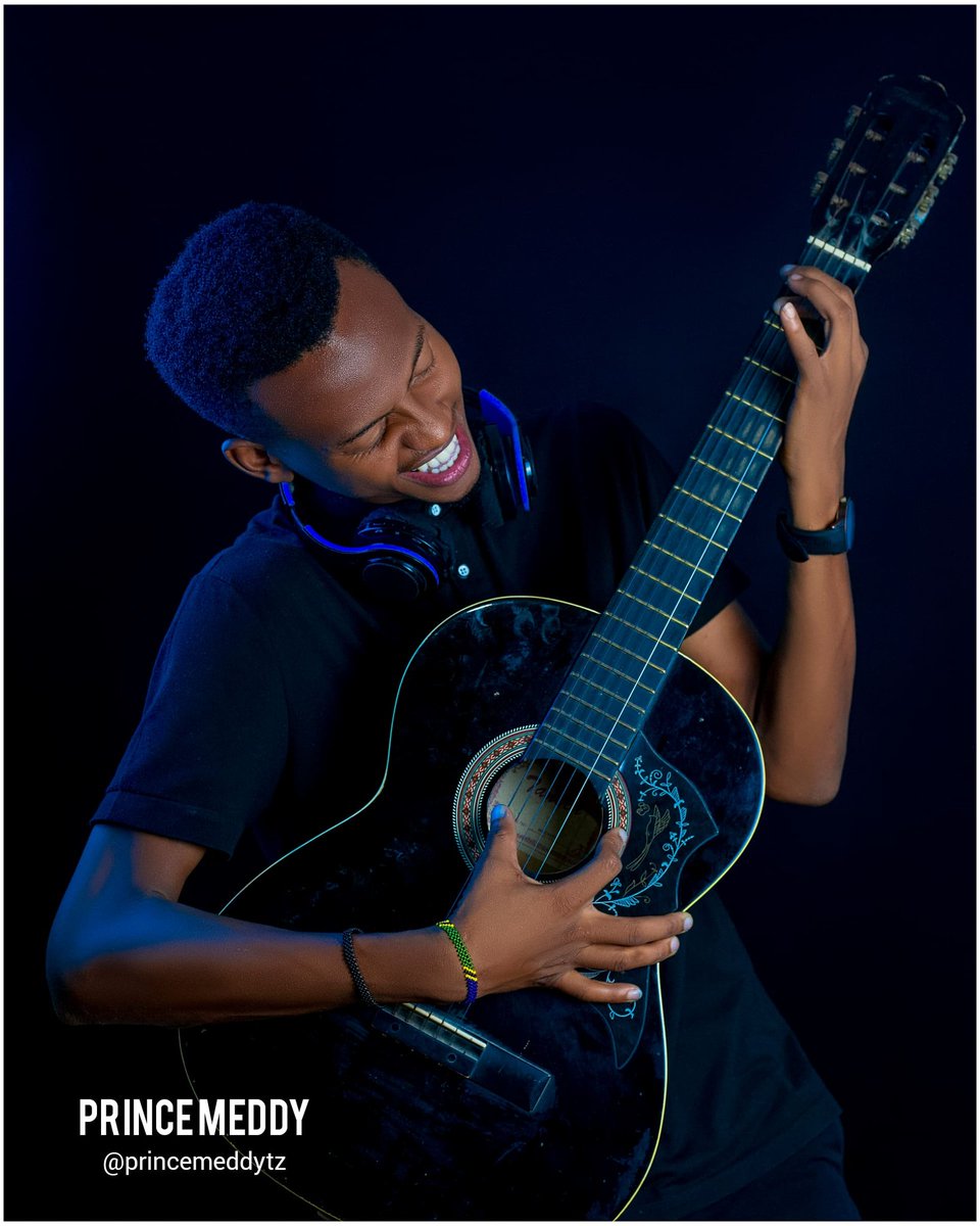 princemeddytz's tweet photo. HAPPY MOMENT🎸
Pic By: #Davidiz
Studio: #MpStudio
Model: @princemeddytz
#Happy #Moment #Live #Love #Laugh
LINK FOR MY NEW JOINT👇
https://t.co/pmHxVVnBYf https://t.co/f1ddcpzQ5a