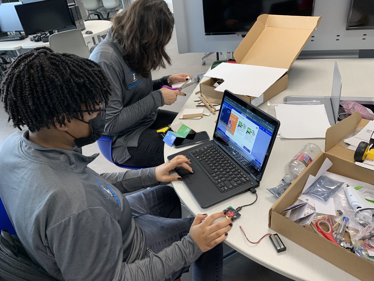 BeckyZalesnik's tweet photo. These 2 STEM Girls are holding their own on the @cstem robotics team with their mad CS and innovative skills! #CS4All #STEMGirlsRule @SheldonSTEM #ProudDirector @ChadWhiteley2 has prepared them well. 🦾🦾👩🏽💻👩🏾💻 https://t.co/djjasMDoxh