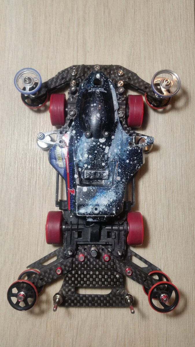 フロント1軸バンパーver.9試作> 今までリジットものばかり多用してい