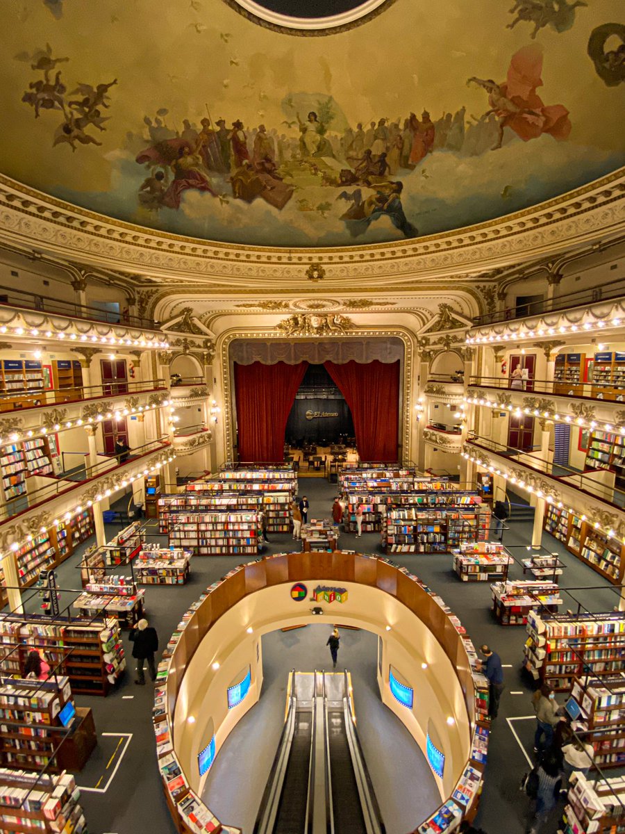 FabriCaradonna's tweet photo. Buenos Aires y sus librerías ❤️📚 https://t.co/2lSm1hV8KD