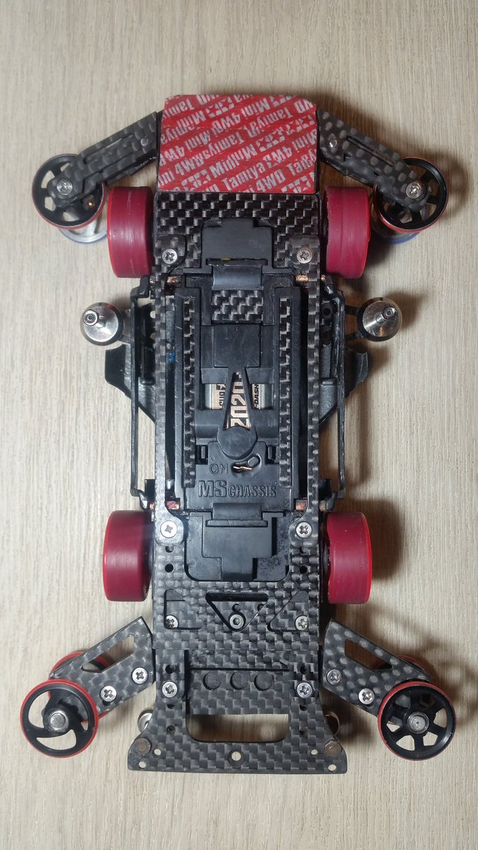 フロント1軸バンパーver.9試作> 今までリジットものばかり多用してい