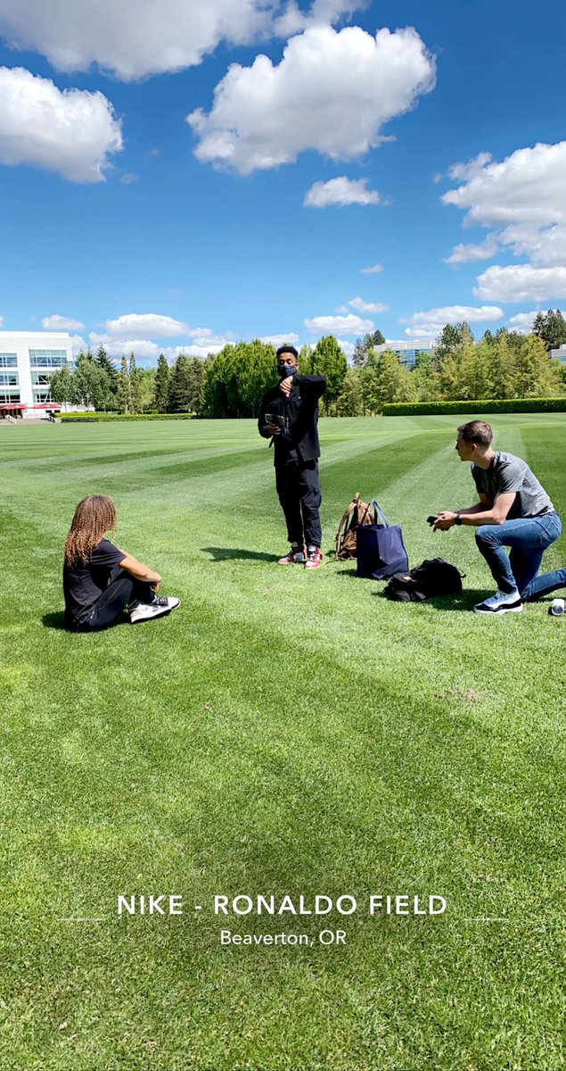 soccerqueenog's tweet photo. Bitter sweet day yesterday. Although I missed my HS Valley Championship game, very blessed to have this opportunity with @nike. Huge Thank you 2 @odinganimako @jonstadler3 @reed.mckenna @nikefootball @nikelosangeles for an amazing day yesterday &amp; excited for the future with Nike! https://t.co/WhcZsNhMvr