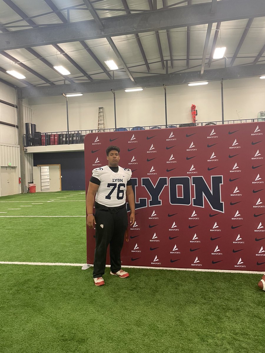 SimonAvion's tweet photo. Great junior day at Lyon college @LyonHBC thanks coach Douglas and Lyon staff for having me https://t.co/RQLKCNplkz