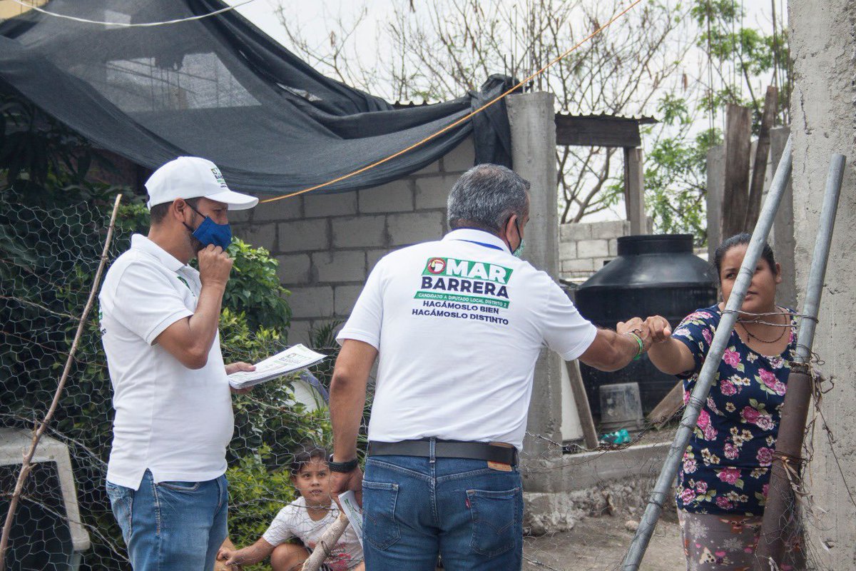 omarbarrera's tweet photo. Camino las colonias de la ciudad para hacer compromisos, yo sí voy a trabar distinto 💪🏻

El recurso es de la gente, y a la gente debemos de apoyar 👊🏻✅

#6deJunioVotaVerde
#Distrito2Local
#HagámosloBien https://t.co/Fwqt3fU65I