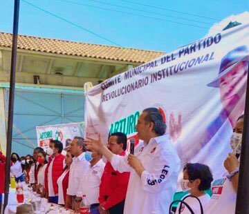 PilotziEvelin's tweet photo. ¡TODOS A VOTAR! Rinden Protesta Estructuras Priístas, Rumbo a las elecciones del #6DeJunio Por #UnFuturoMásSeguro  Lara Grajales vota por @arturo_sotom candidato a presidente municipal de Rafael Lara Grajales  #Este6DeJunio #VOTAREMOS #TodoPRI🟢⚪️🔴 @arturo_sotom @leobardosoto https://t.co/WWDEEbJCXZ
