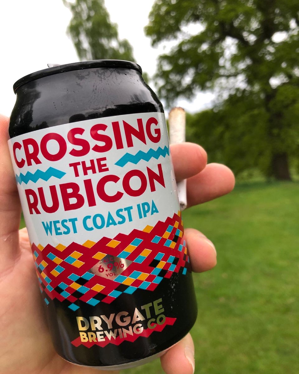 gummibierchen's tweet photo. #Feierabendbier im #KingsPark mit #CrossingTheRubicon #WestCoastIPA @drygate #Brewing und das ist echt #schottischesBier gebraut in #Glasgow 🍺#GlaswegianBeer #drygate #drygatebrewing #scottishbeer #drygatebrewery #glaswegians #beerinmyhand #beerwalk #bier #bierläuft #biertrinken https://t.co/ZA6pYcoi2t
