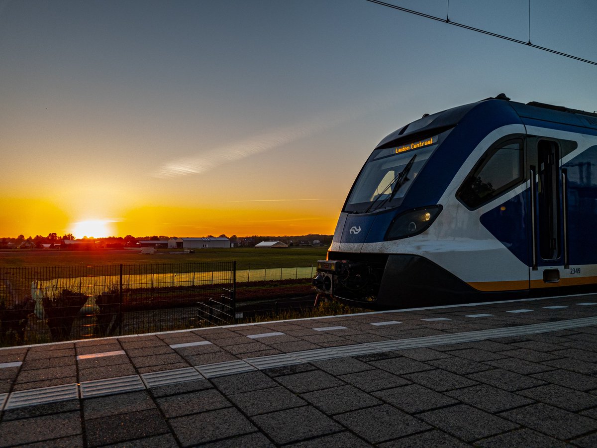 Ondergaand zonnetje, lekker tempratuurtje en een slagje leiden. Ik zeg dikke prima!

<a href="/NS_online/">NS online</a>