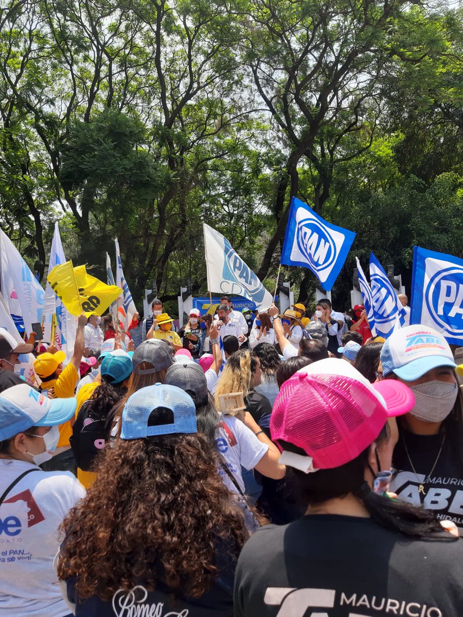 Sinpalabras224's tweet photo. #YoConTabe el día de hoy en parque cañitas apoyamos a @mauriciotabe #VaPorMexico queremos un cambio verdadero basta de gobernar para unos cuantos alto a la corrupción de @vromog no hizo nada por la @AlcaldiaMHmx solo regalo dinero a sus arrastrados de @PartidoMorenaMx https://t.co/QCUNEpfr17