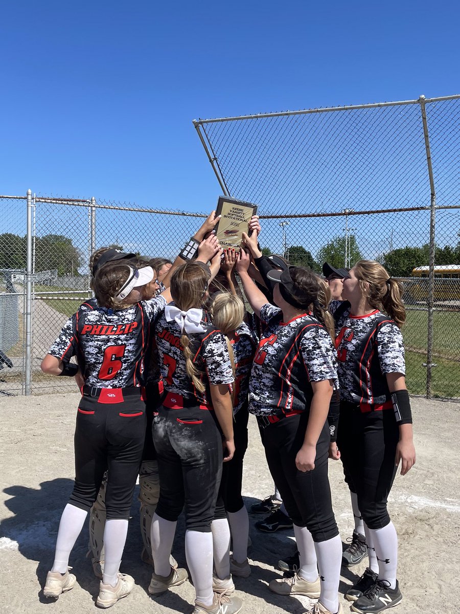 Clinton wins the Reese Tournament with a victory vs Boyne City 5-2 #holdtherope