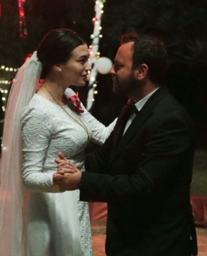 Snowlakeee1's tweet photo. Mutluluğu en çok hak edenlerdensiniz 😍😍
#GönülDağı
#ZahSef https://t.co/qnRM98WBRw