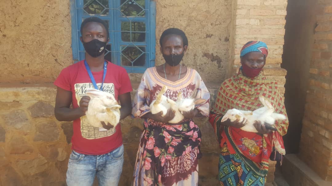 RARICO8's tweet photo. Koperative z'aborozi b'amafi #KOABMK @NgomaDistrict #KOUAKI @KireheDistrict #AFTOC, #COPIGAMU, #RUDISI, #RAFSON, #KAFICO,#KAFIFACO @GatsiboDistrict #THACIEN, #PISCICOOP, #MIRONKO @RwamaganaDistr bashyikirijwe inkwavu @rbarwanda @RwandaAgri @RwandaEast @FabriceNdayise4 https://t.co/yAioVuRcFU