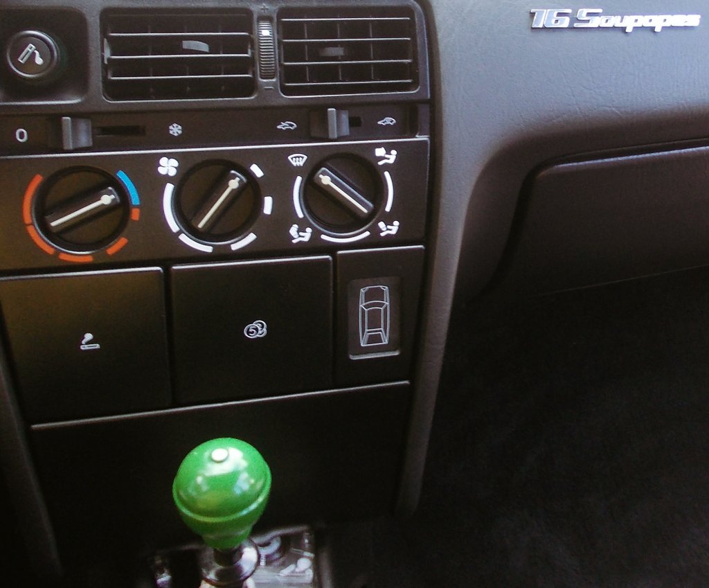 sphearknob's tweet image. Is there a perfect birthday present
for a Citroenist?

sphearknob.com
#gearknobs
#shiftknobs
#birthdaygifts
#giftideas 
#oleopneumatique
#hydropneumatic
#savethemanuals
#modifications 
#citroenist
#citrophiles