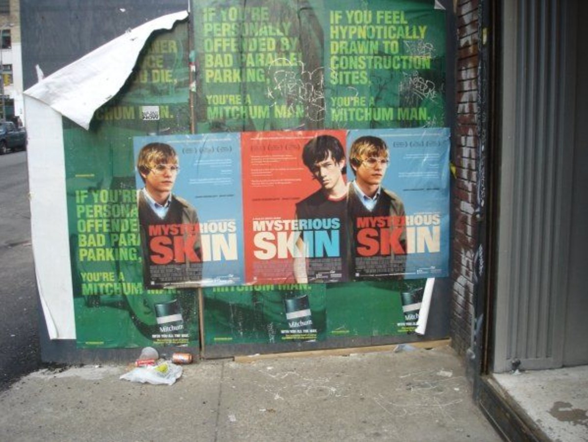hitRECordJoe's tweet photo. Our MYSTERIOUS SKIN posters were holding up strong that day 🙏
📸: Scott Heim https://t.co/ml7WhYjDN7