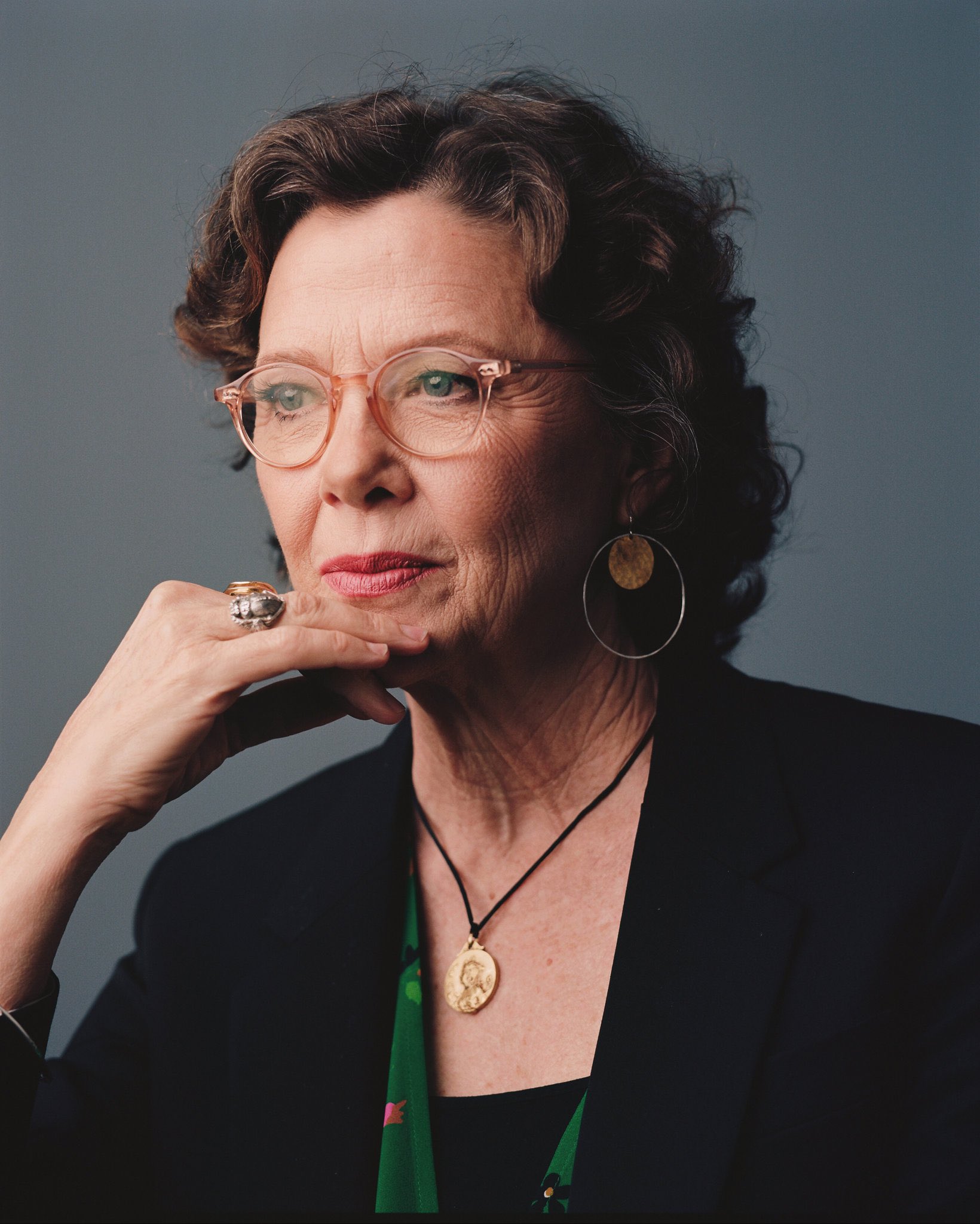 Happy birthday to the glorious Annette Bening, who should have a minimum of 2 Oscars and 10 nominations by now. 