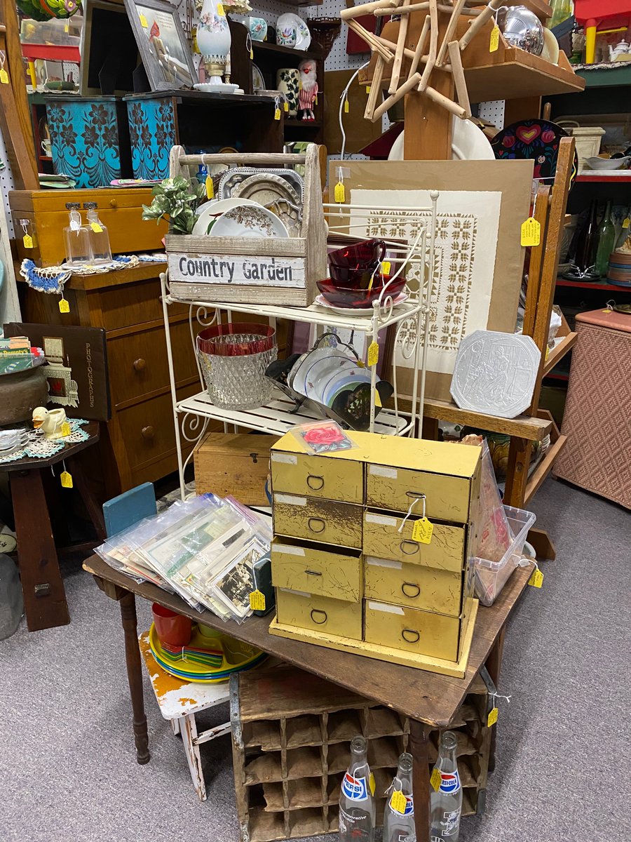 NolaBarger's tweet photo. SHOP DEALER 72
these items &amp; bunches more
15 % OFF
May 28-31      
Antiques Iowa Antique Mall
Story City, Iowa
Entire Mall on sale-15-50% off
Take trip to our mall, or if you see something you like, call &amp; buy it over the phone.
(515) 733-9311

Open 10-7

right off I-35
Exit 124 https://t.co/C0ixvJ5T3Q