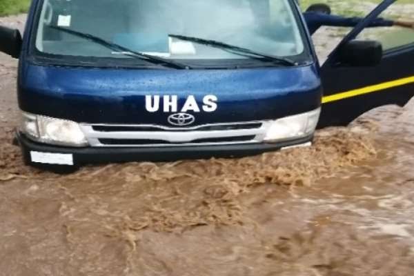 AgyenJames's tweet photo. #FixUHASroadsNow https://t.co/mzdNyKCD7L