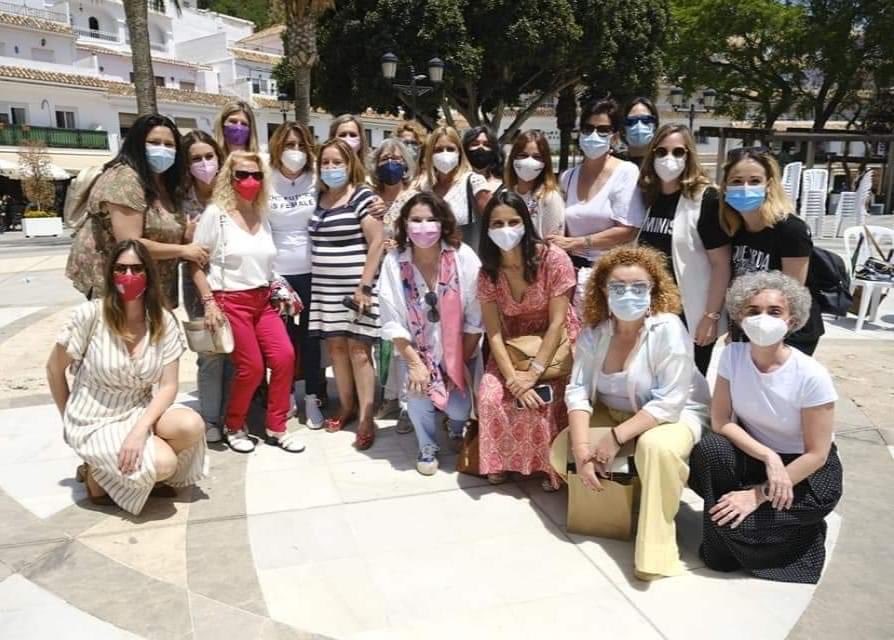 #feminismo y #socialismo van unidos, trabajando por transformar la sociedad para hacerla igualitaria #UnidosSomosMasFuertes ⁦<a href="/Equipo_Susana/">Equipo Susana Díaz</a>⁩