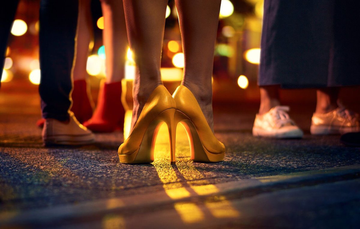 CarrieRosePR's tweet image. McDonald’s brief: Create McDonald’s ads targeting the night owls, the late night workers, and the midnight drivers promoting our 24 hour service

The Creative: 🔥🔥