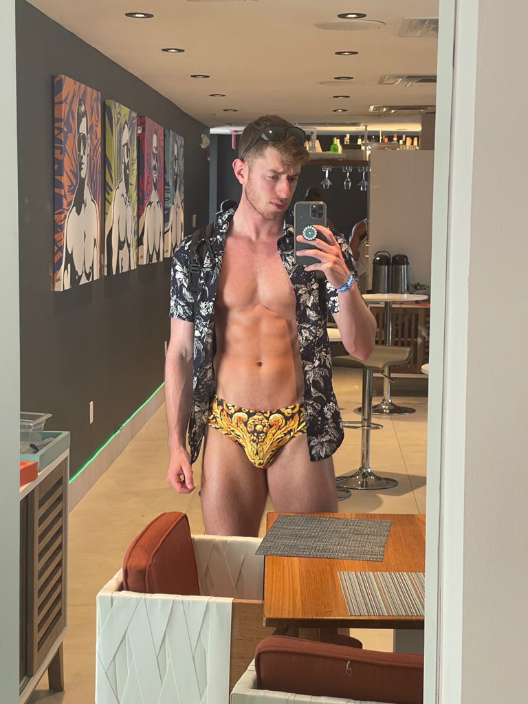 This might sound super cocky I look GOOD rn wtf? https://t.co/Pbn1tLnd1Z
