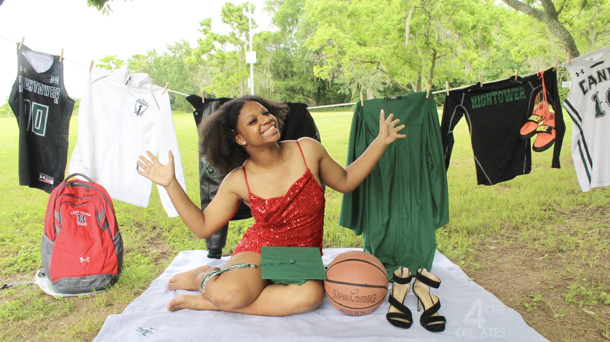 4cheCreates's tweet image. Senior Season 2.0✨🎓