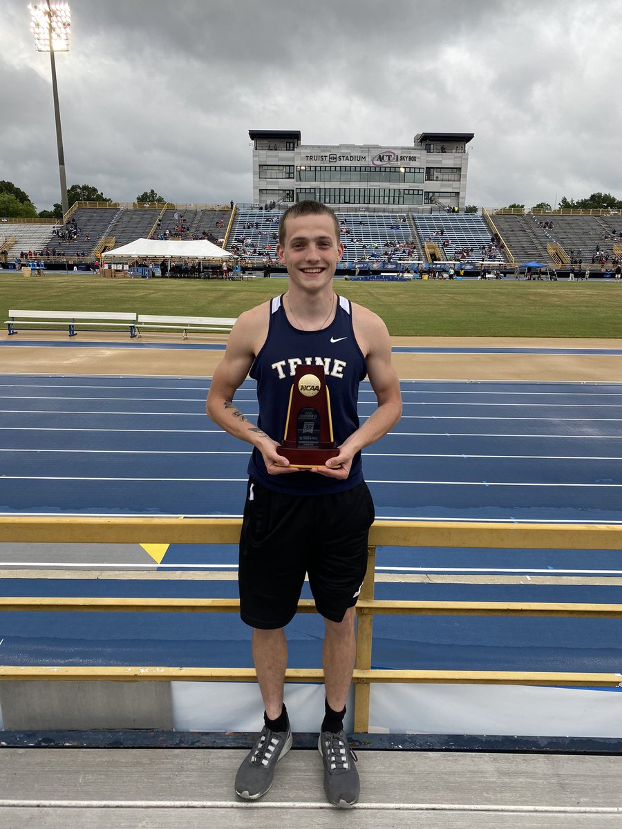 TrineXCTF's tweet photo. The 2021 National Champion in the 400 hurdles😈😈 @jakegladieux11 https://t.co/VBa7siv57Q