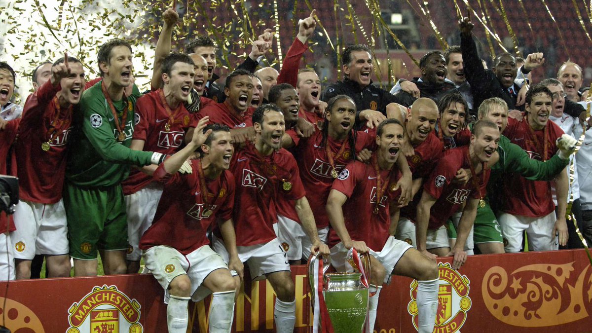 vintageredss's tweet photo. you can take a picture with one of ours if you want lads https://t.co/ChLS2HLl1b