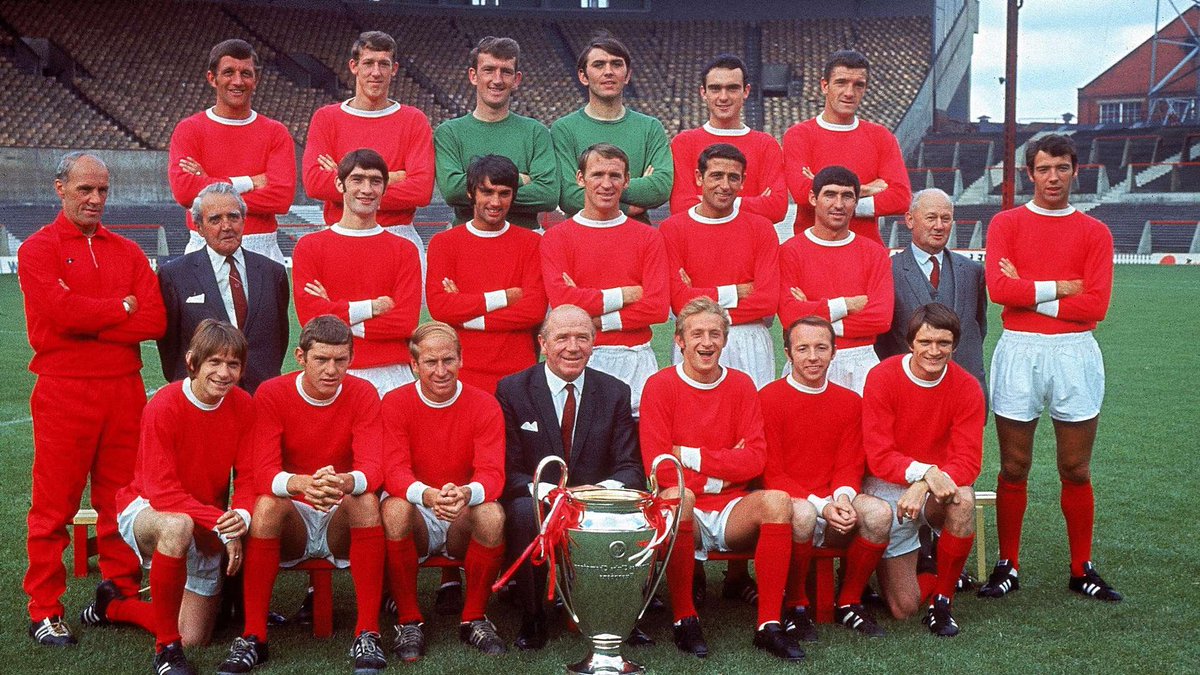 vintageredss's tweet photo. you can take a picture with one of ours if you want lads https://t.co/ChLS2HLl1b