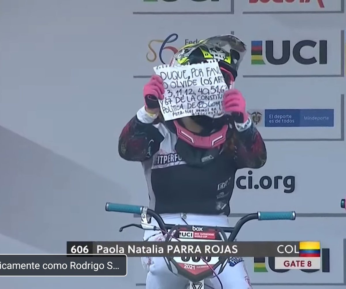 Elbayabuyiba's tweet photo. En #bmxworldcup Paola Natalia Parra del #EquipoBogotá le dice a Duque que no olvide los artículos 2, 11, 12, 40, 51, 63 y 67 de la Constitución Política. https://t.co/mbv3Ngn9IL