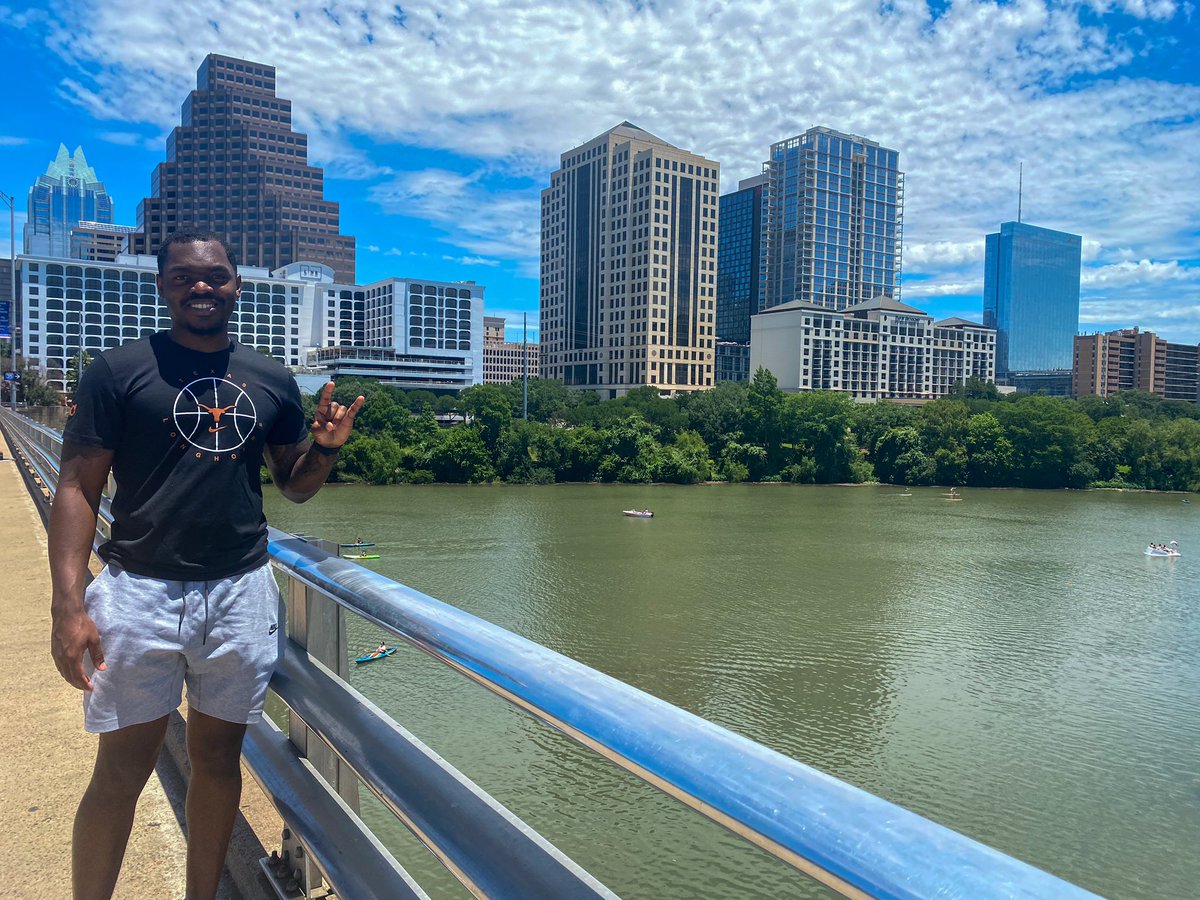 JordanAsh_3's tweet photo. Extremely blessed, grateful, and honored for the opportunity to be joining the @texasmbb staff as a GA! Excited to continue my journey in the sport and make an impact on the program each day as I learn from the best staff in the country. #hookemhorns 🤘🏾 https://t.co/orHvZPTMW4