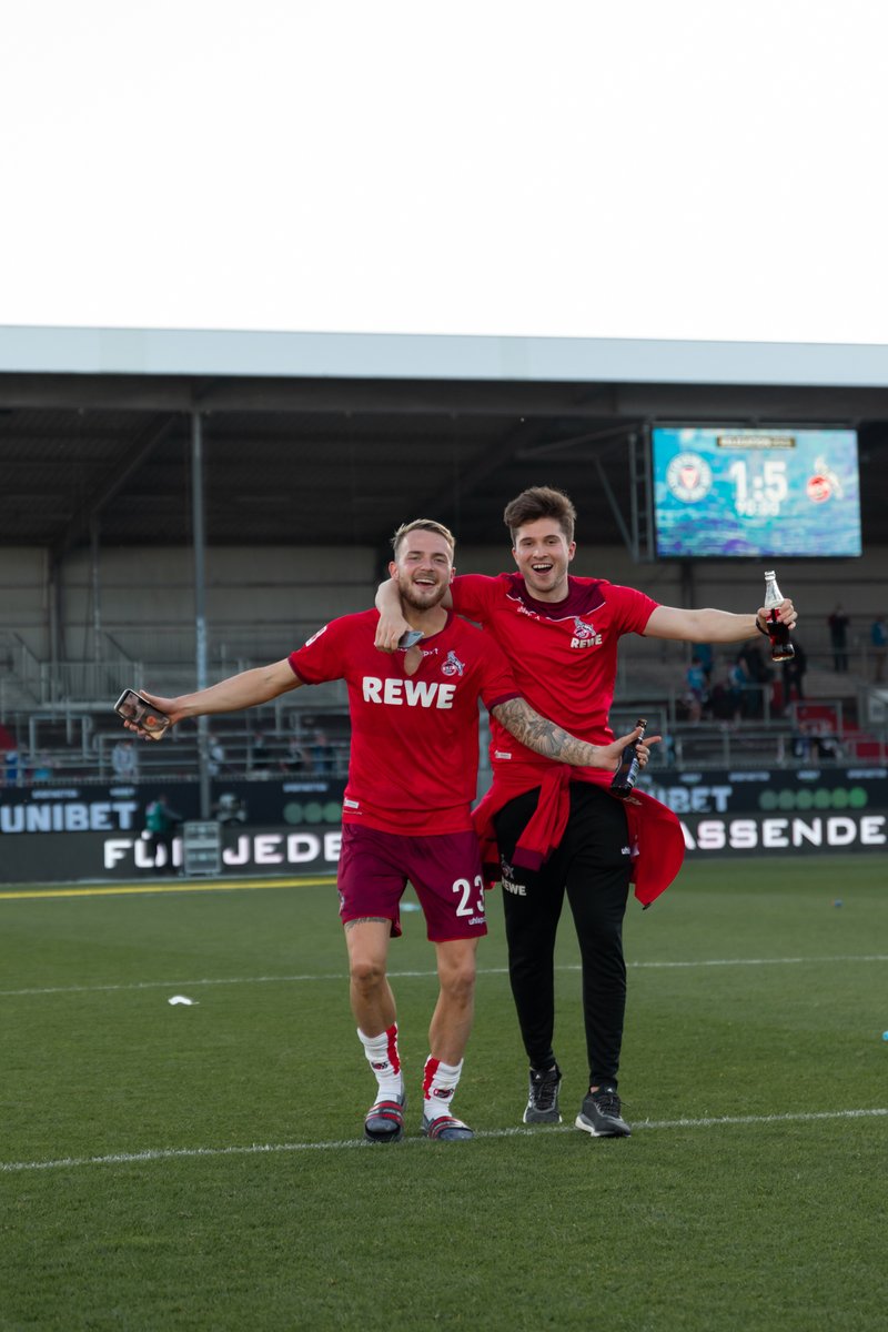 fckoeln's tweet photo. Ohhh wie ist das schön 😍🔴⚪ #effzeh https://t.co/Vfx3TY1wUL