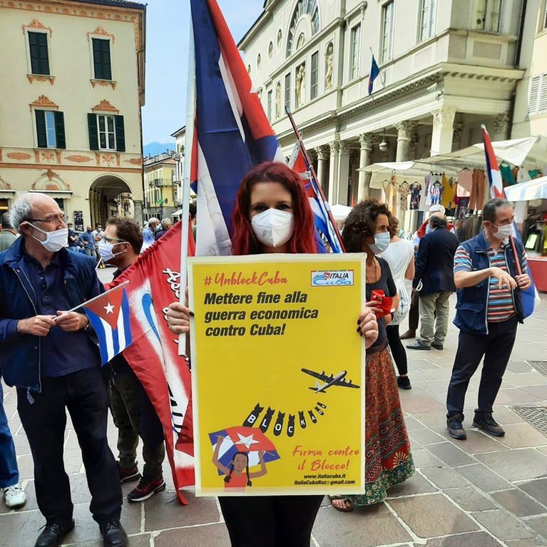PRC_Como's tweet photo. Oggi a Como al presidio di @AsNazItaliaCuba per chiedere l’eliminazione del bloqueo economico contro #Cuba.
 
#NoMásBloqueo ✊🇨🇺 https://t.co/OeCwRrVwwF